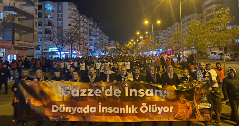 Diyarbakır'da 'Büyük Aksa Tufanı Yürüyüşü' düzenlendi