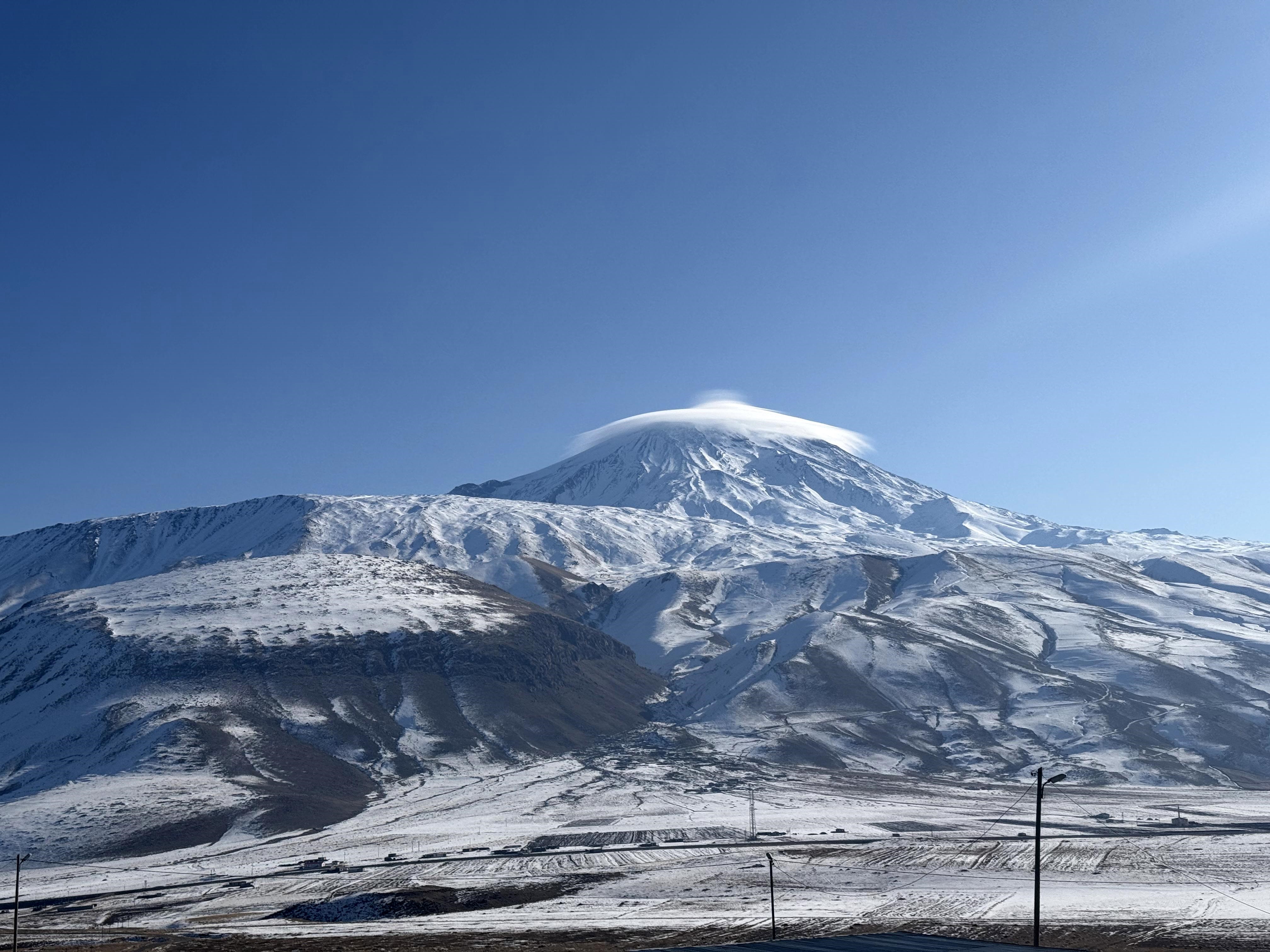 Ağrı Dağı'nda mercek bulutu