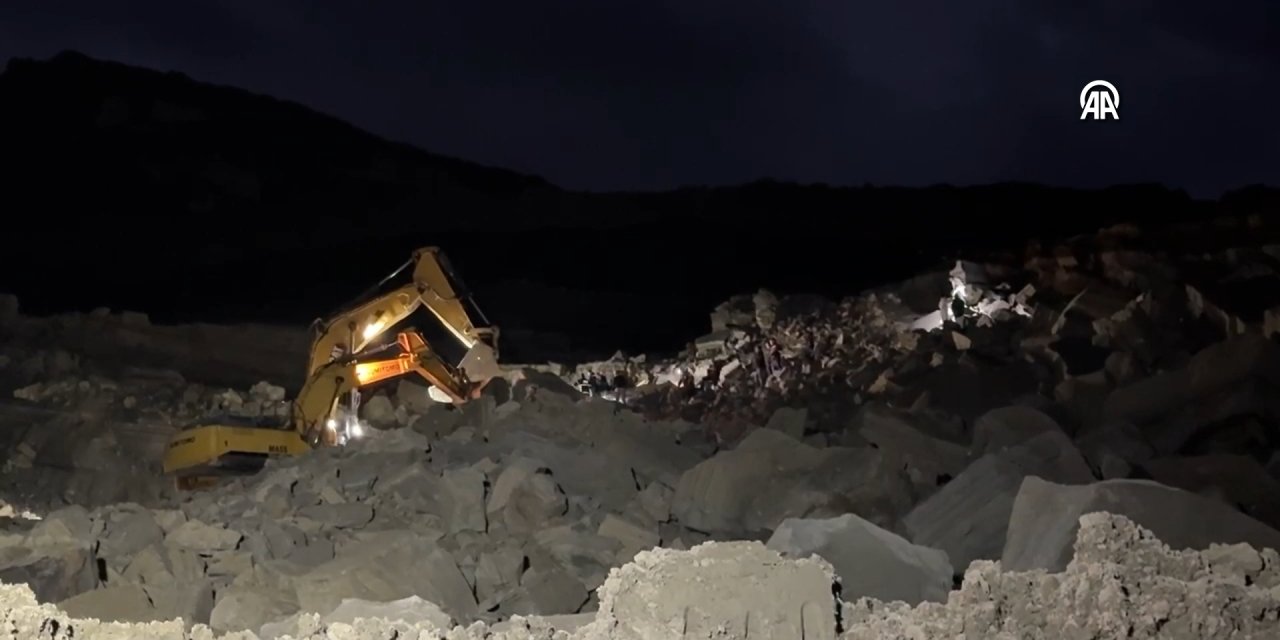 Maden patlatmasında kaya altında kalan işçi yaşamını yitirdi