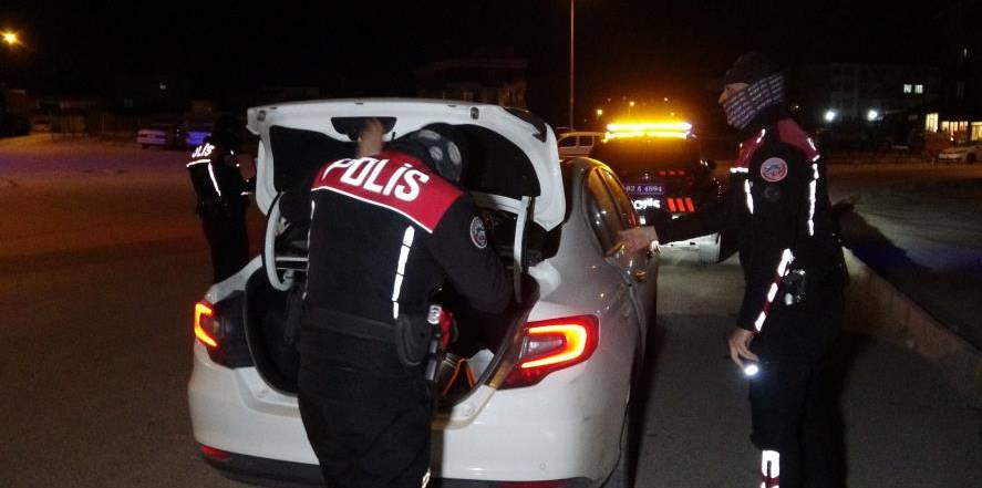 Canlı bomba ihbarı ekipleri alarma geçirdi