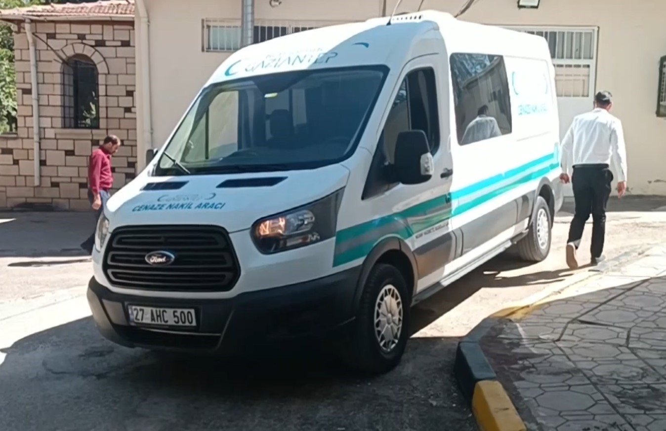 Traktörün altında kalan çiftçi hayatını kaybetti