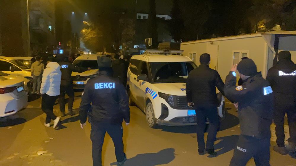 Anma törenine giden gençlere bıçaklı saldırı: 2 yaralı