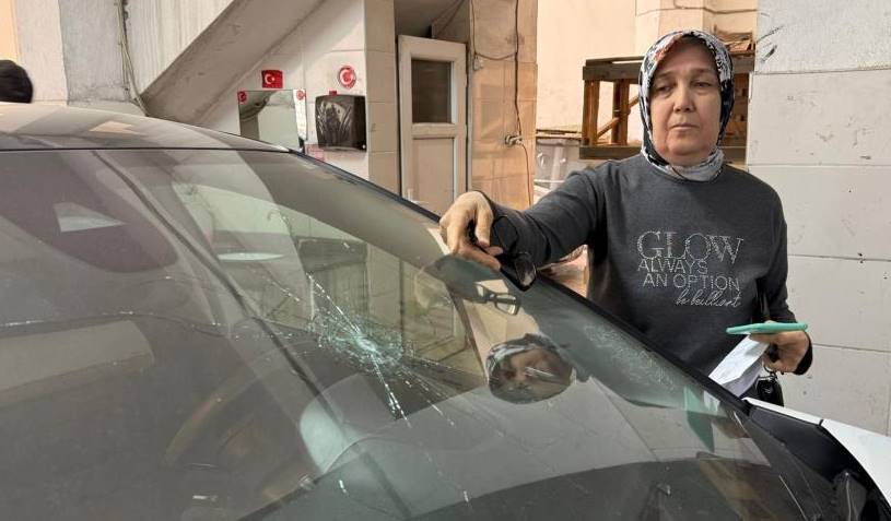 Maganda kurşunu park halindeki otomobile isabet etti