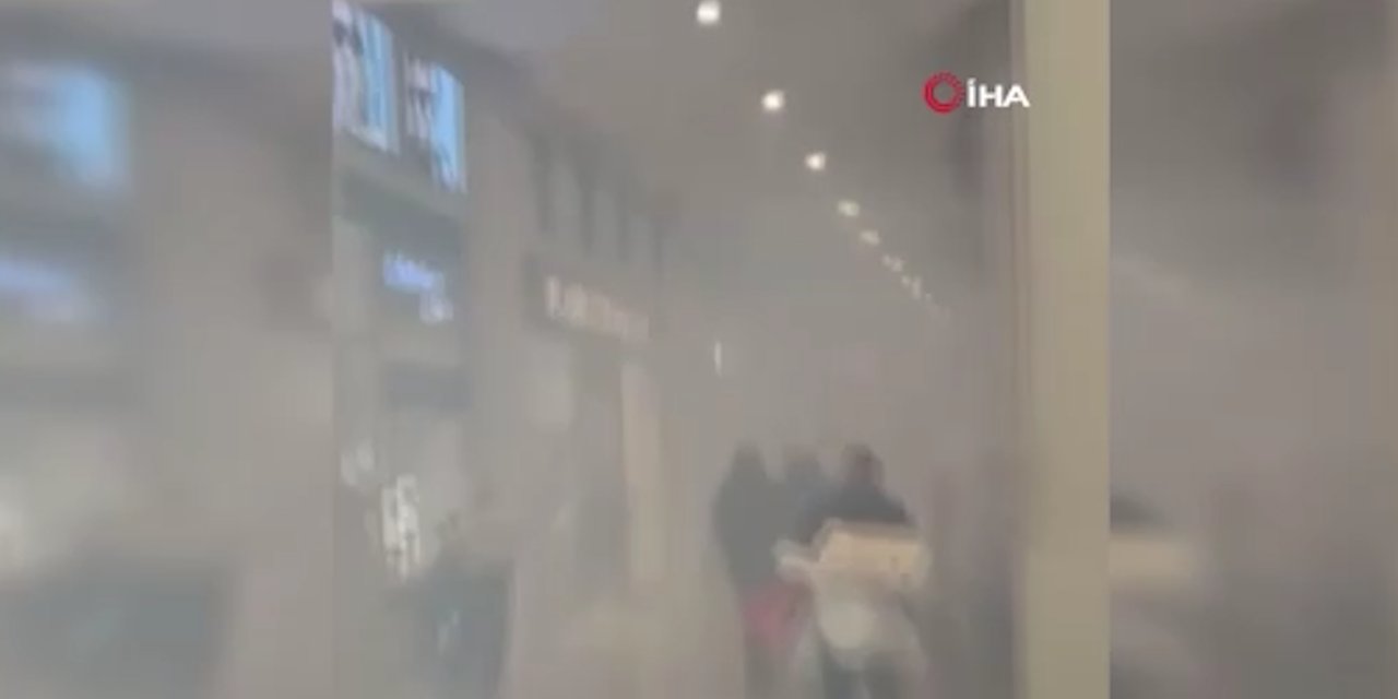 İstanbul'da AVM'de yangın