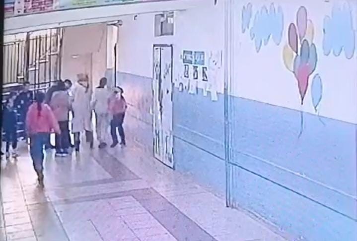 VİDEO - Öğrenci heimlich manevrasıyla hayata döndü