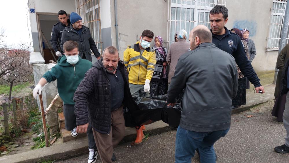 Evinin banyosunda ölü bulundu
