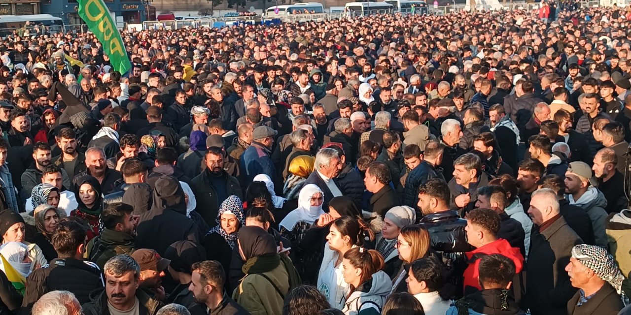 Öcalan çağrı yaptı: Dağkapı pür dikkat dinledi