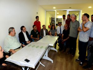 Vali Kıraç Ezidi aileleri ziyaret etti