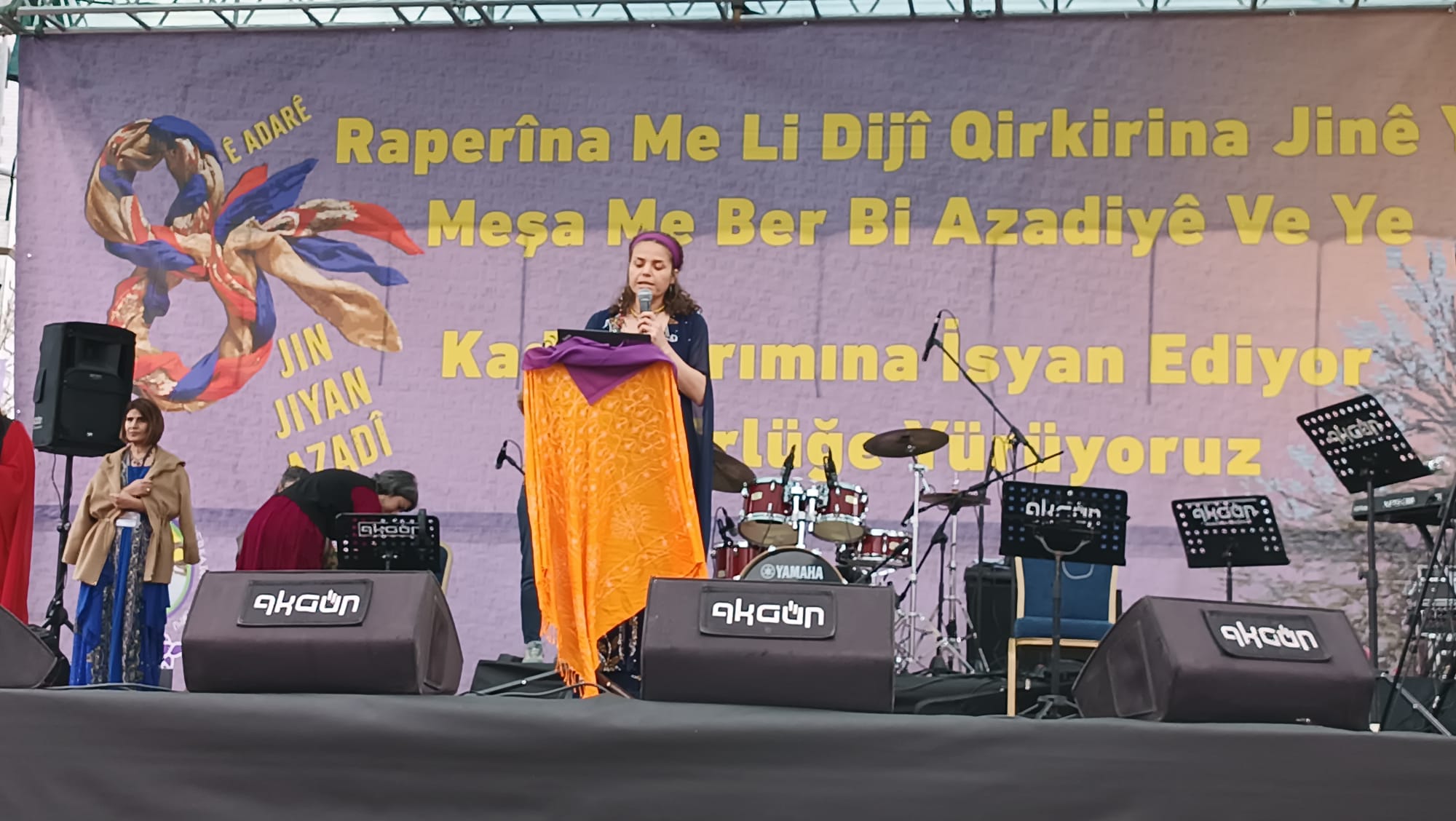 Öcalan'dan Diyarbakır'da kadınlara mesaj