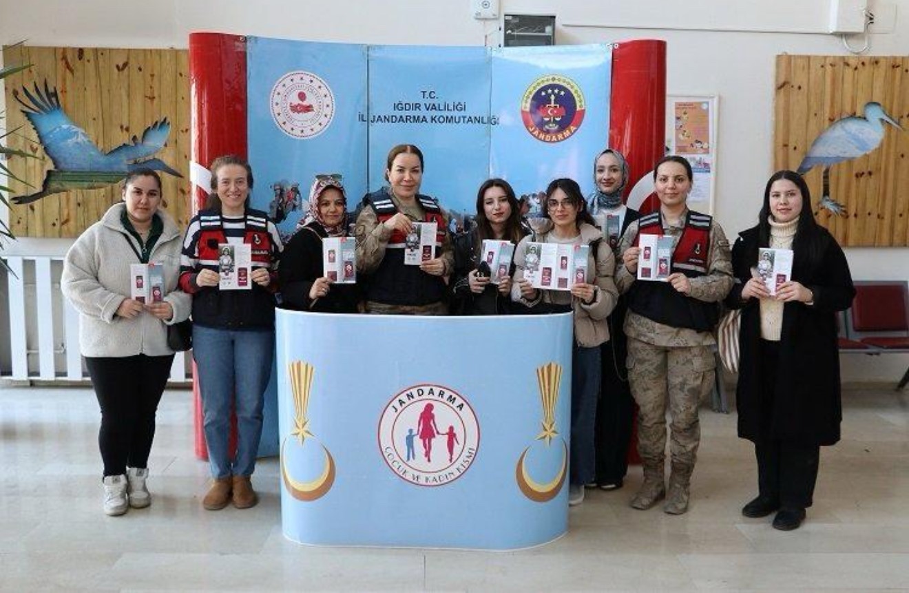 Jandarmadan kadınlara KADES eğitimi