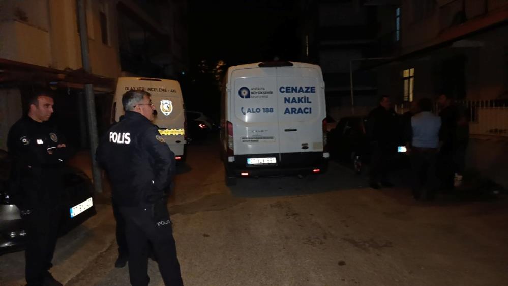 Aynı evde 2 ayda 3 cenaze