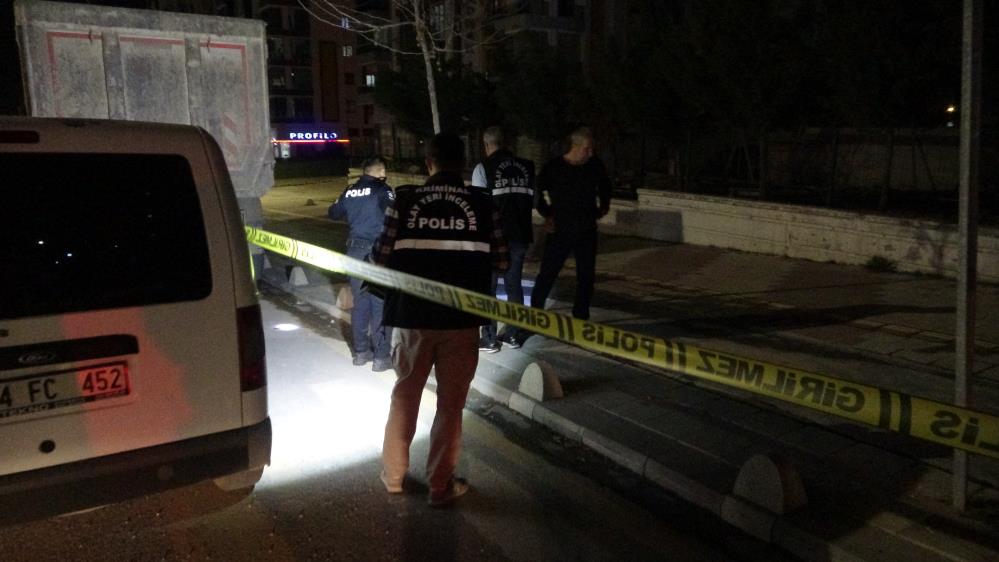 "Aracıma su sıçrattın" kavgası: 5 yaralı