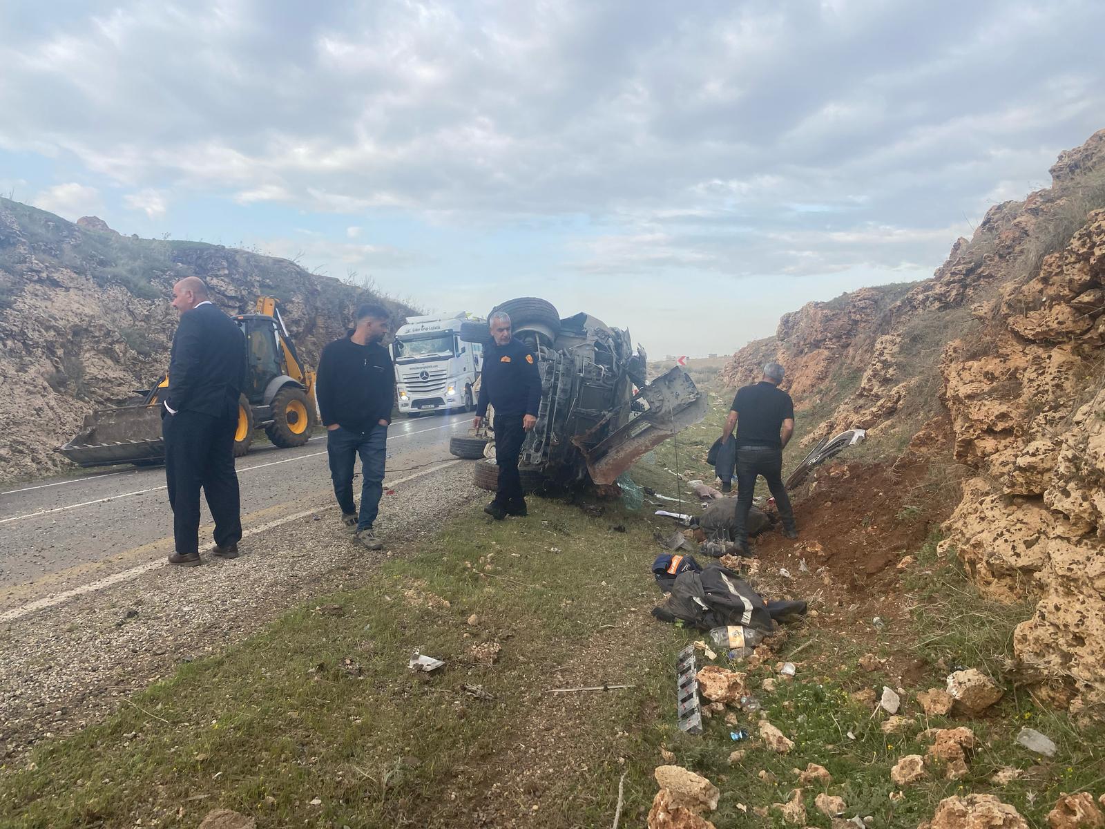 Şırnak'ta devrilen pikaptaki 3 kişi yaralandı