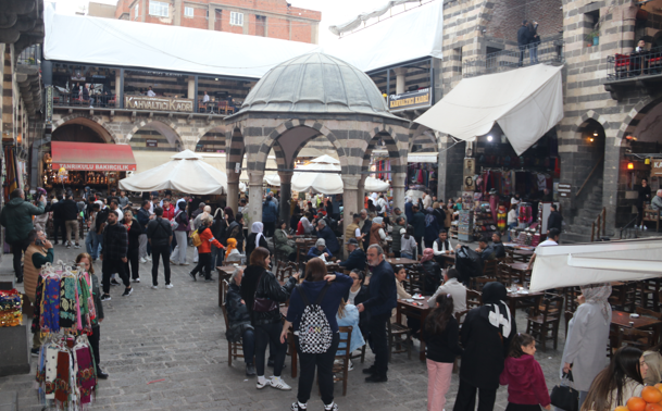 Bayramda Diyarbakır’a yoğun ilgi