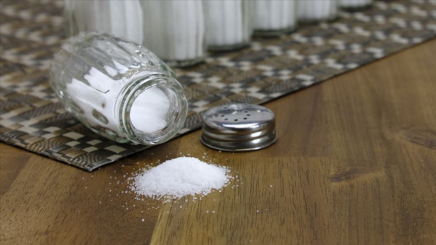 Tuzsuz hayat olmaz ama... Uzmanlar uyarıyor: bu belirtiler varsa tuzu azaltın