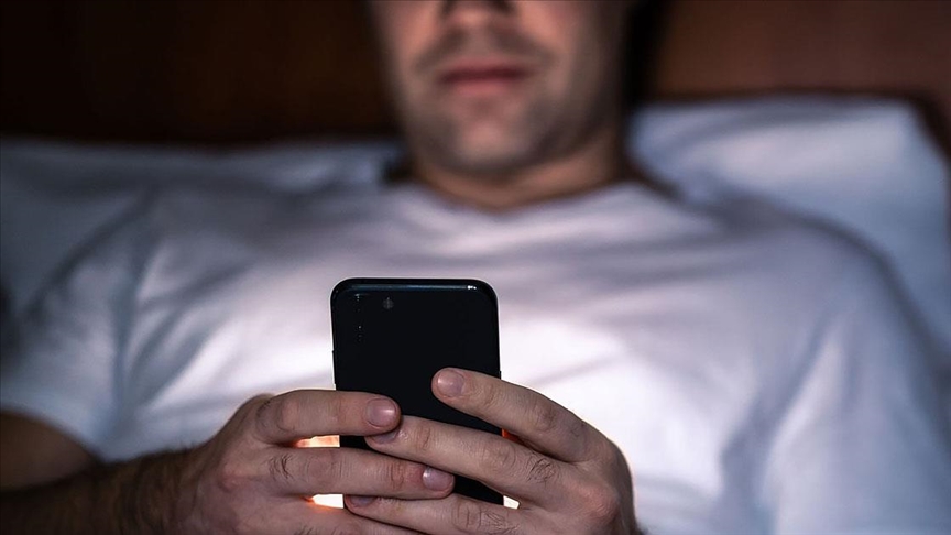 "Ekran karşısında zaman geçirmek uyku kalitesini olumsuz etkiliyor"