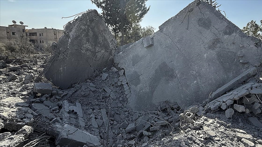 Suriye'de İsrail saldırısı: 9 sivil öldü