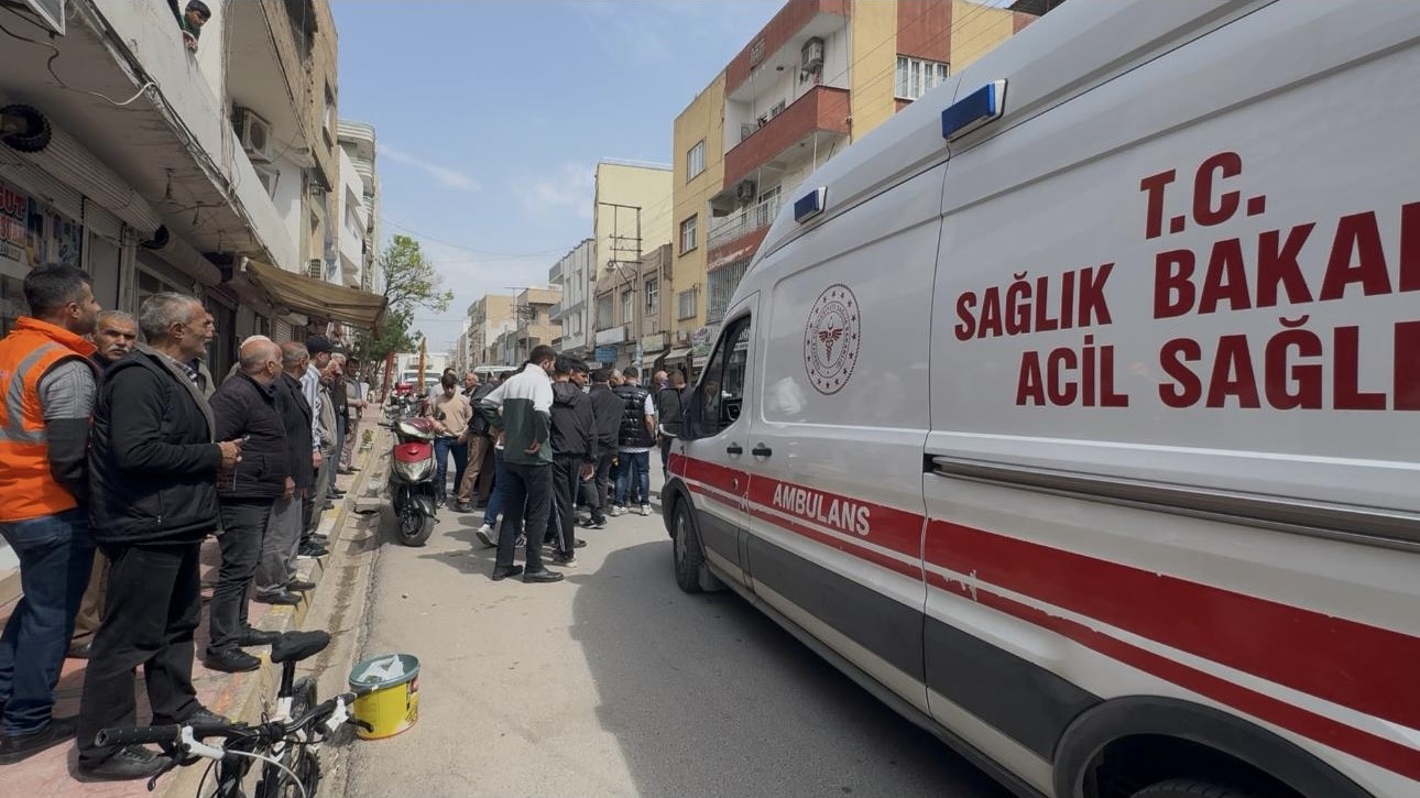 Otomobilin çarptığı kadın yaralandı