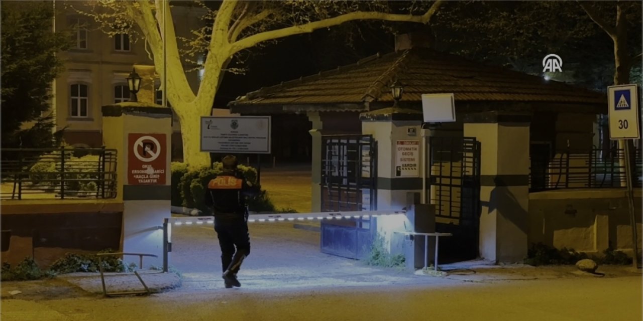 Lise öğrencisi kız okul bahçesinde ölü bulundu