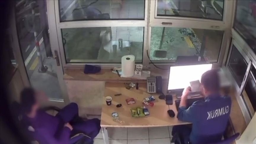 Kapıkule de rüşvet operasyonu: 38 gümrükçü gözaltında