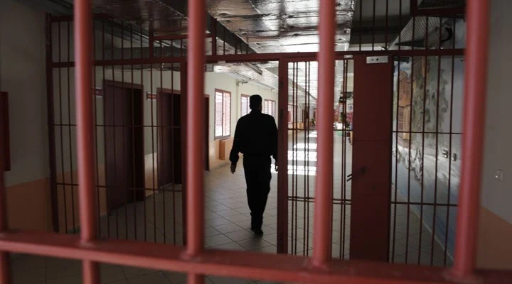 Cezaevlerinde kapasite aştı