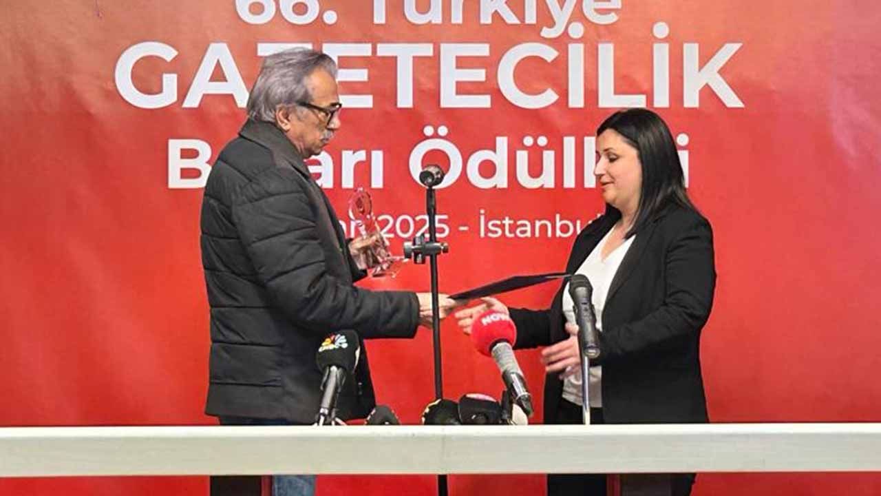 Nermin Zengin’e ödül