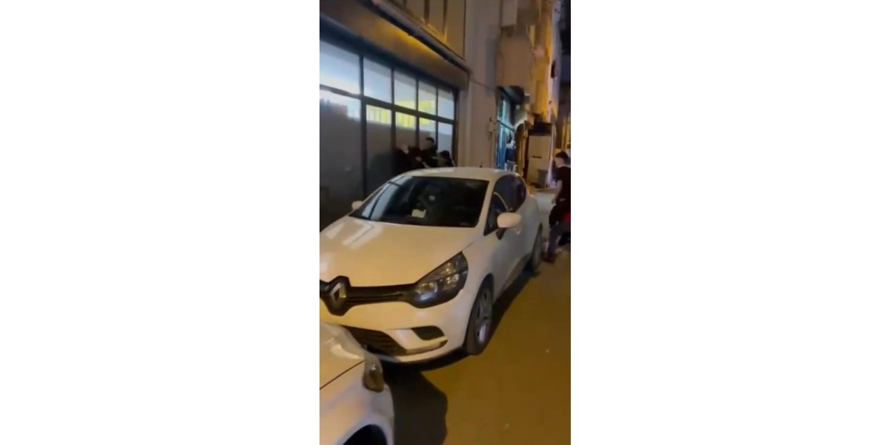 Sokağı boks ringine çevirdiler, o anlar kamerada
