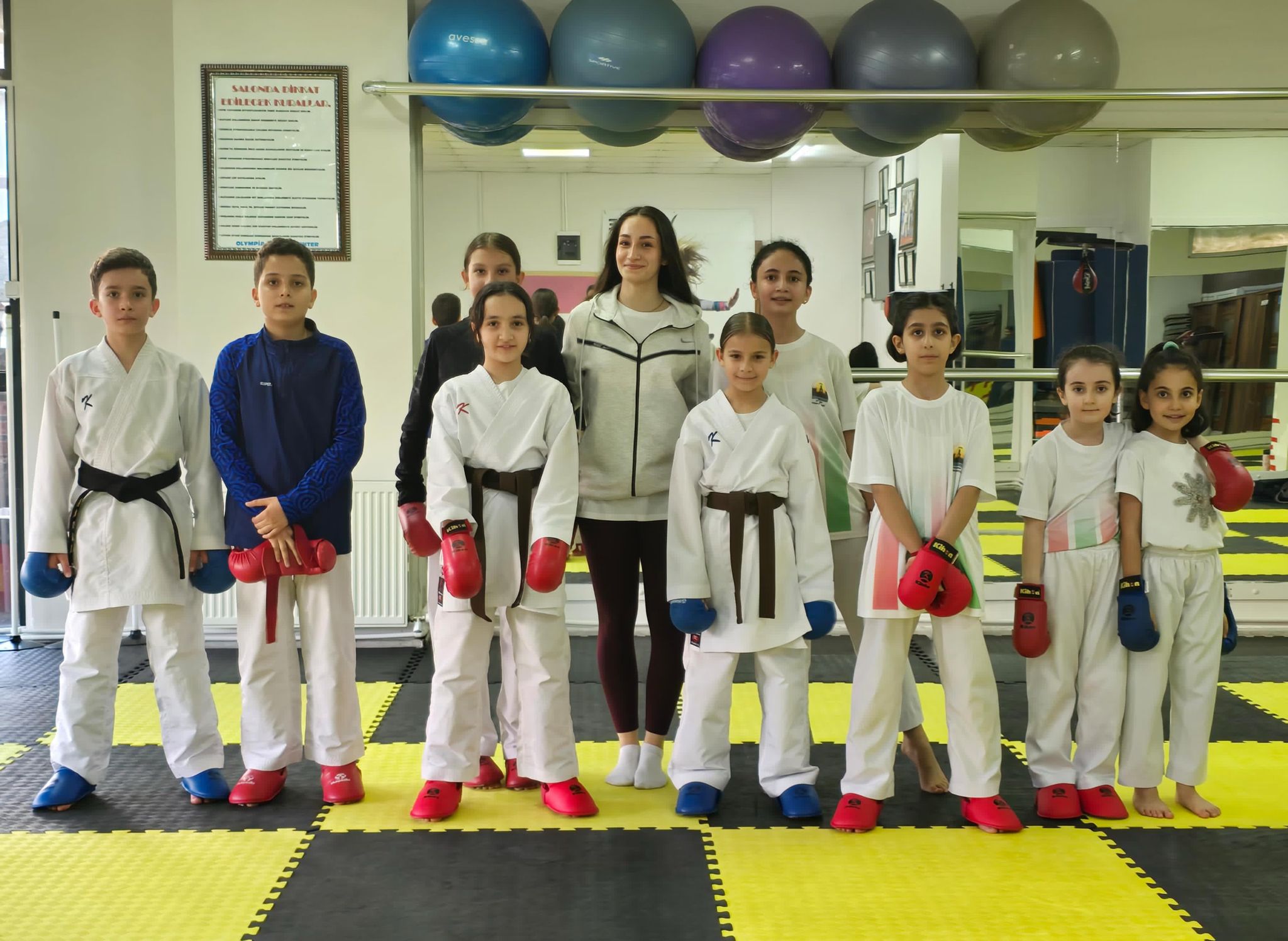 Diyarbakırlı İki Minik Karateci Balkan Vizesi Aldı