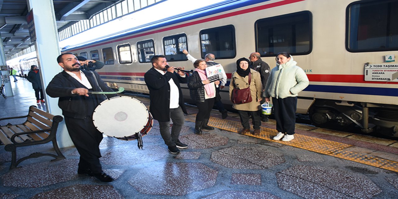 Turistik Diyarbakır Ekspresi'nin yeni sezonda ilk durağı Malatya