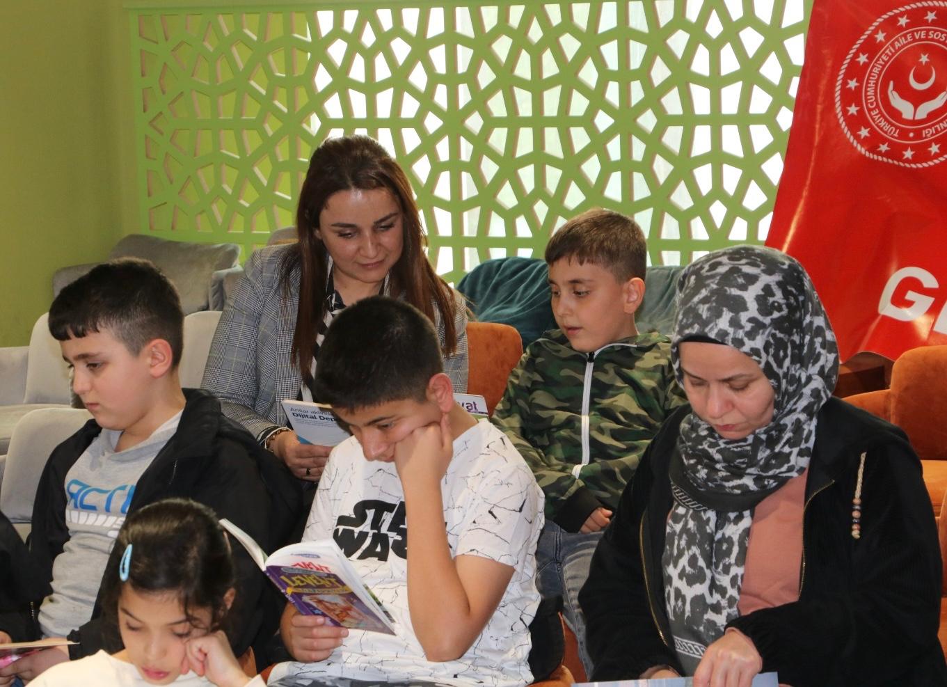 Diyarbakır’da 'ailemle kitap okuyorum' etkinliği