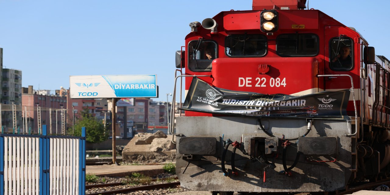 Turistik Diyarbakır Ekspresi karşılandı