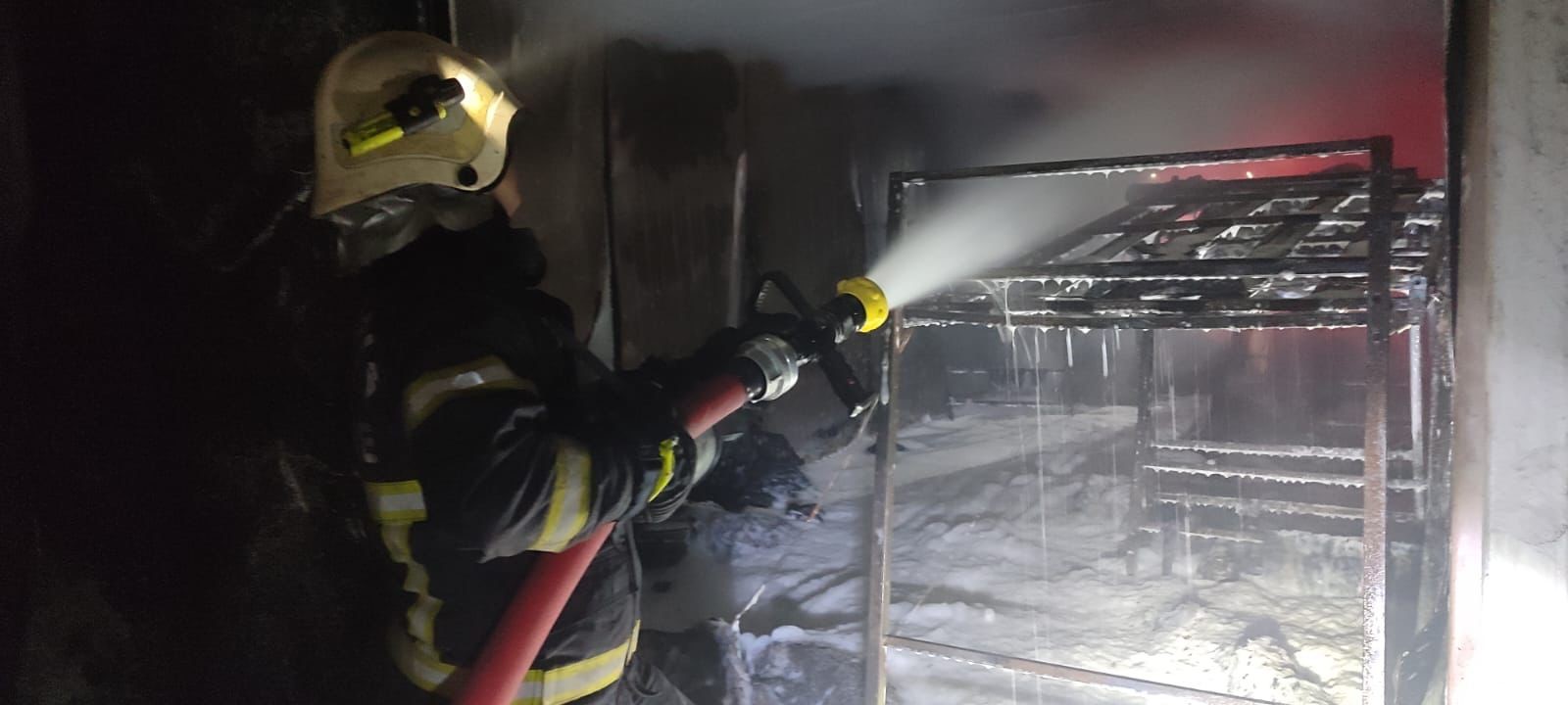 İşçilerin kaldığı konteynerlerde yangın