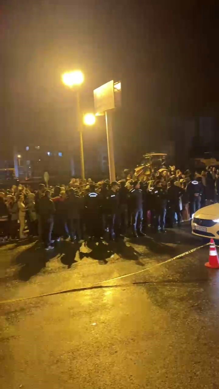 Üniversiteli genç kıza otomobil çarptı