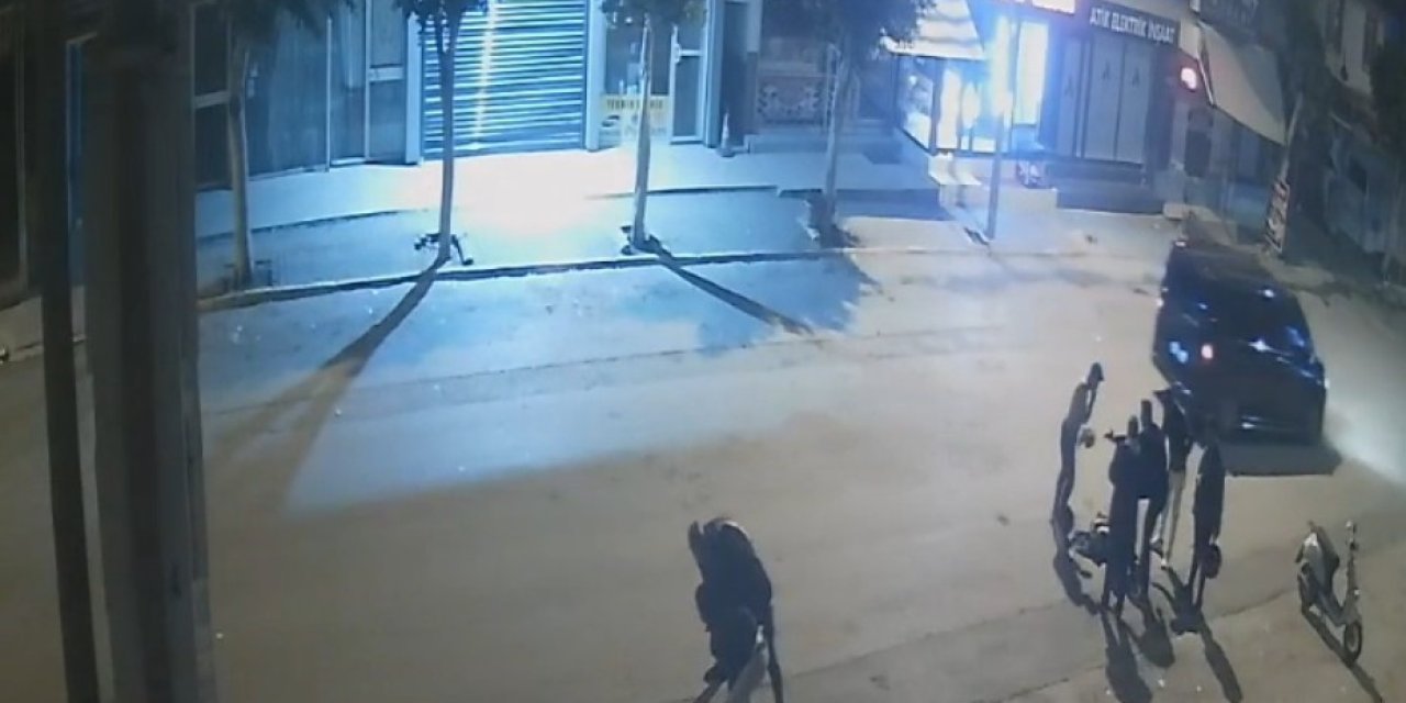 Babasıyla servis beklerken dehşeti yaşadı