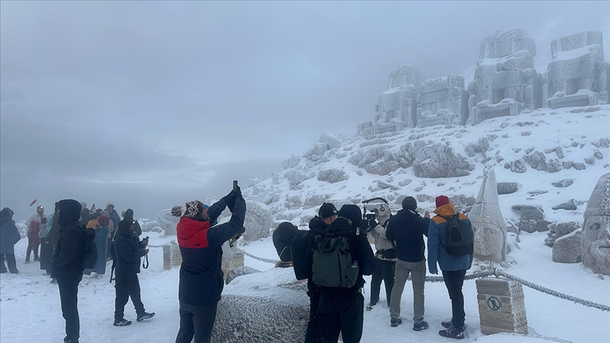 Nemrut Dağı kar altında daha güzel