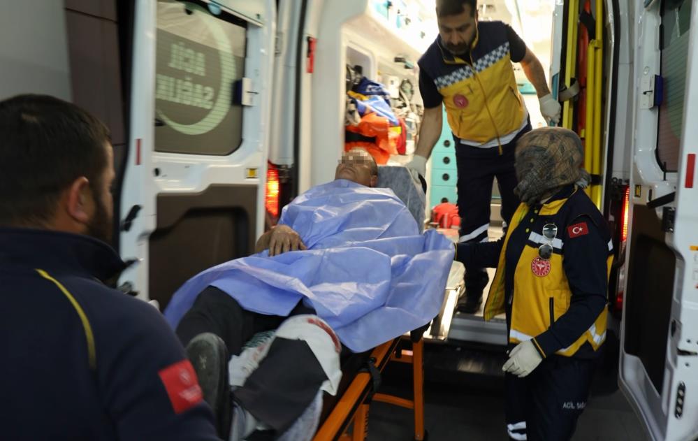 Araç Parkı yüzünden komşusunu bıçakladı