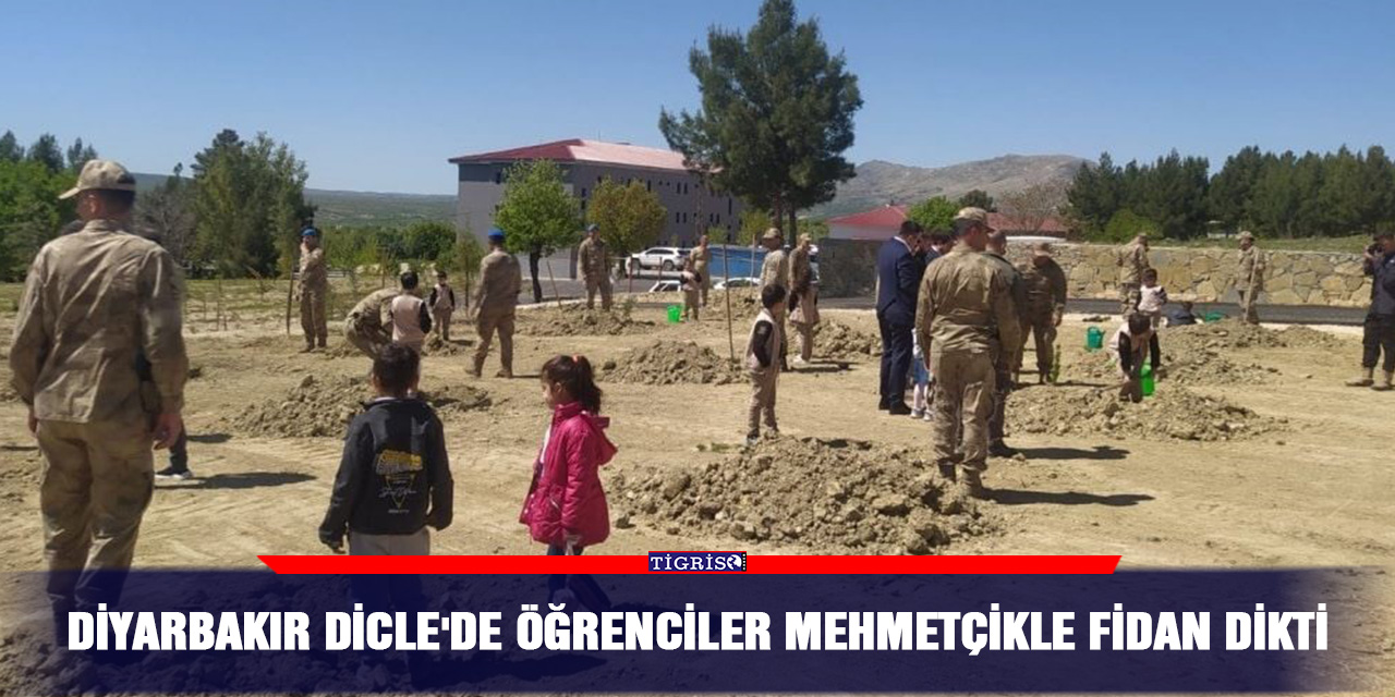 Diyarbakır Dicle'de öğrenciler Mehmetçikle fidan dikti