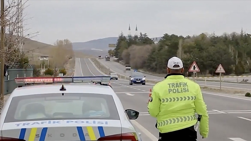 Bakan Yerlikaya: Hız ihlallerine 2 milyondan fazla işlem yapıldı