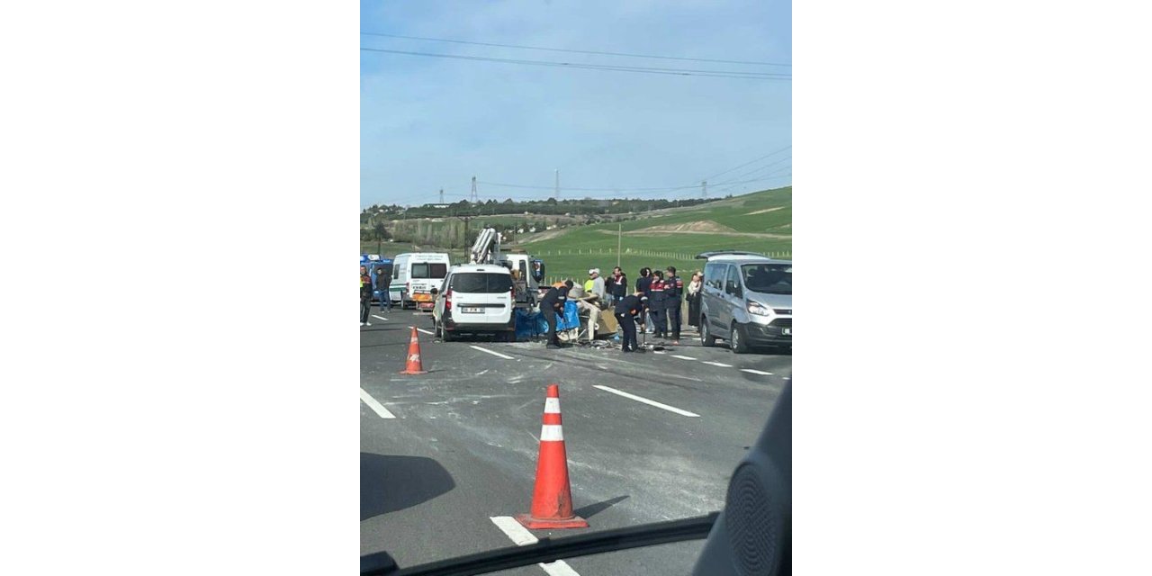 Trafik kazası: 1 ölü, 2 yaralı