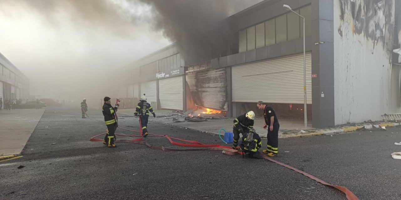 Diyarbakır'da Oto Sanayi yangınında patlama yaşandı