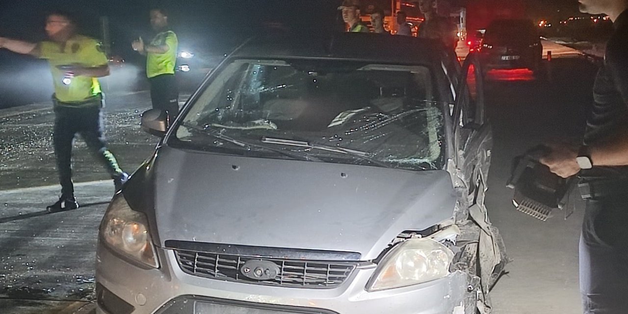 İki otomobil çarpıştı: 6 yaralı