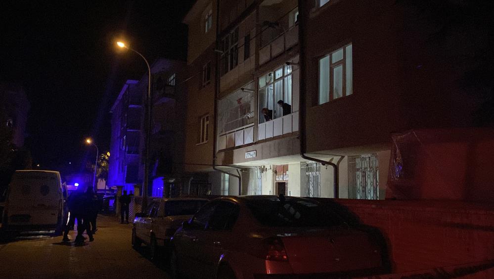 Evine gireceği sırada sırtından vuruldu