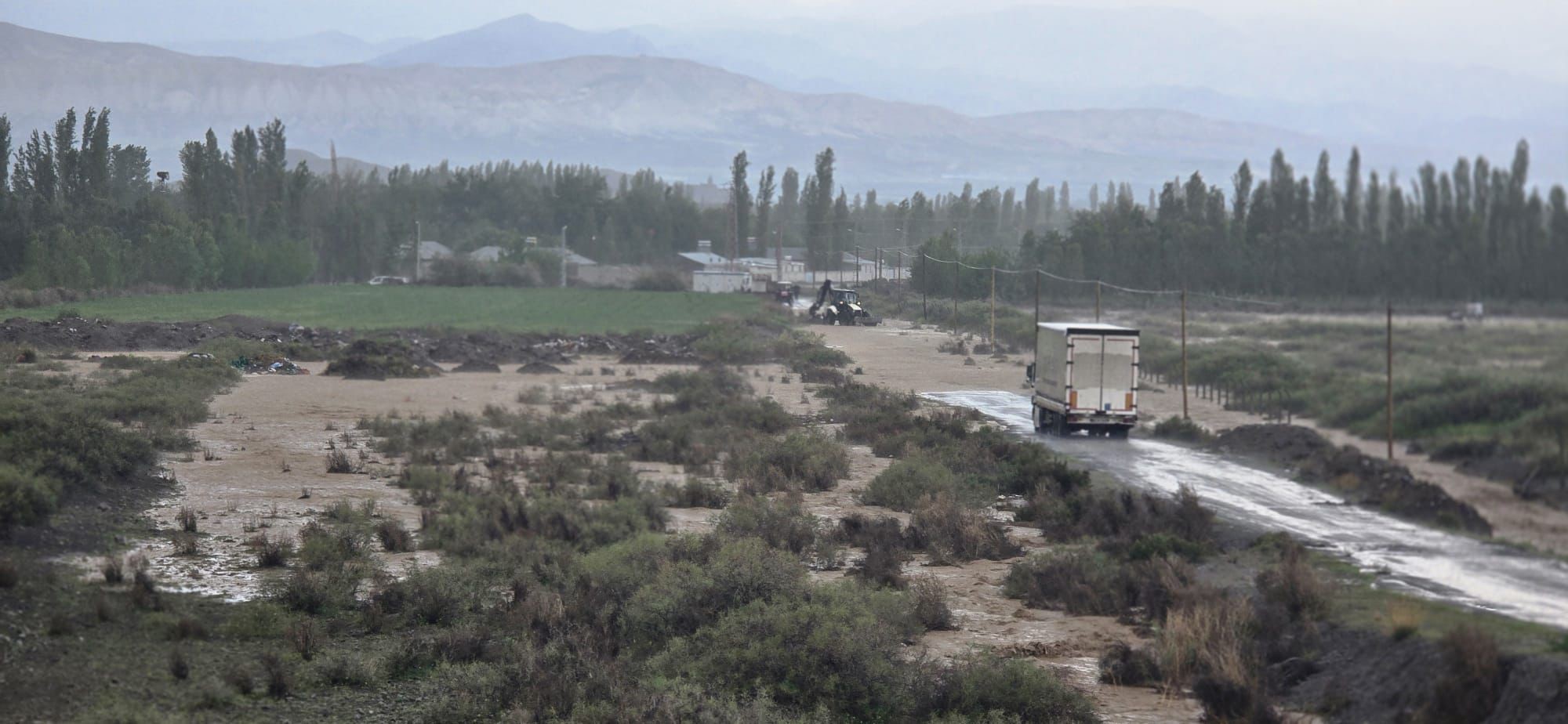 Iğdır'da sel hayatı olumsuz etkiledi