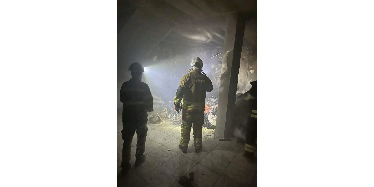 Tekstil deposunda yangın