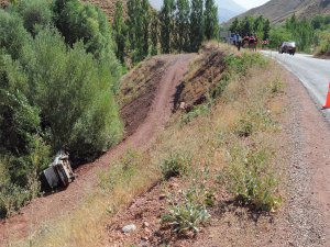 Otomobil uçuruma yuvarlandı: 1 yaralı