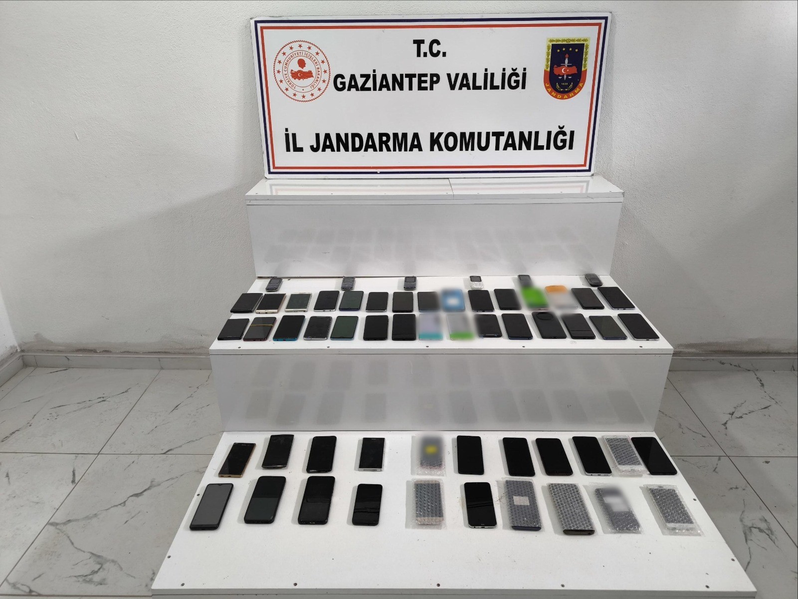 Gaziantep 3 milyon TL değerinde kaçak elektronik eşya ele geçirildi