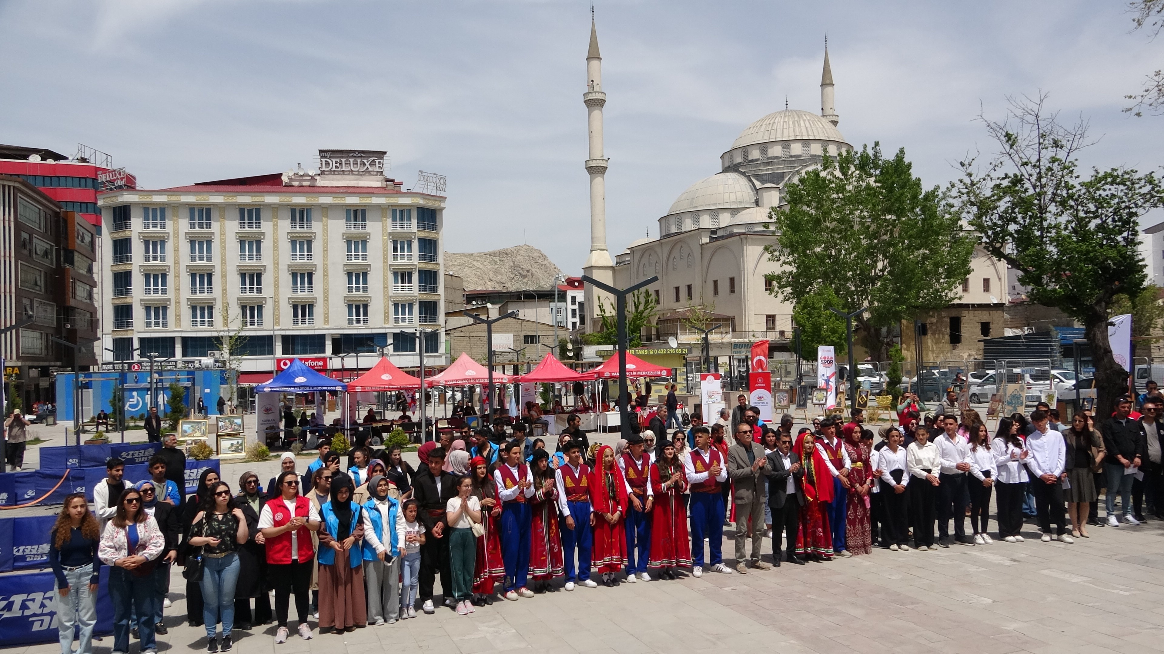 Van'da "Gençlik Spor Festivalleri" başladı