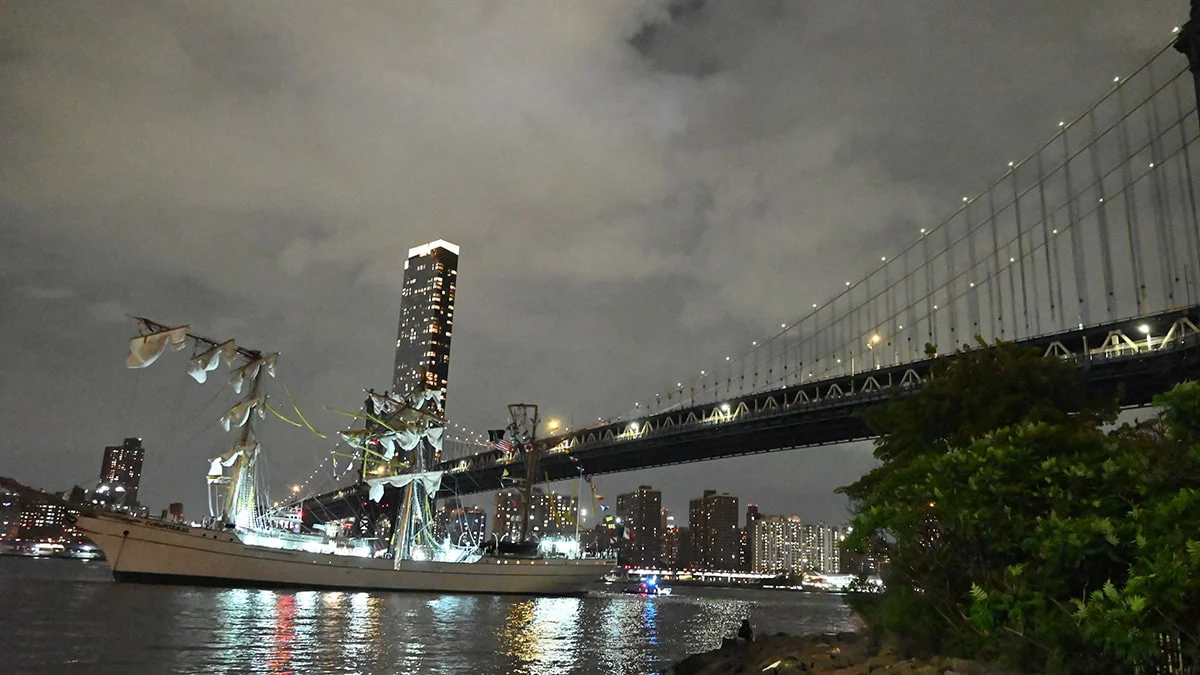 ABD’de gemi köprüye çarptı; 2 ölü, 20 yaralı