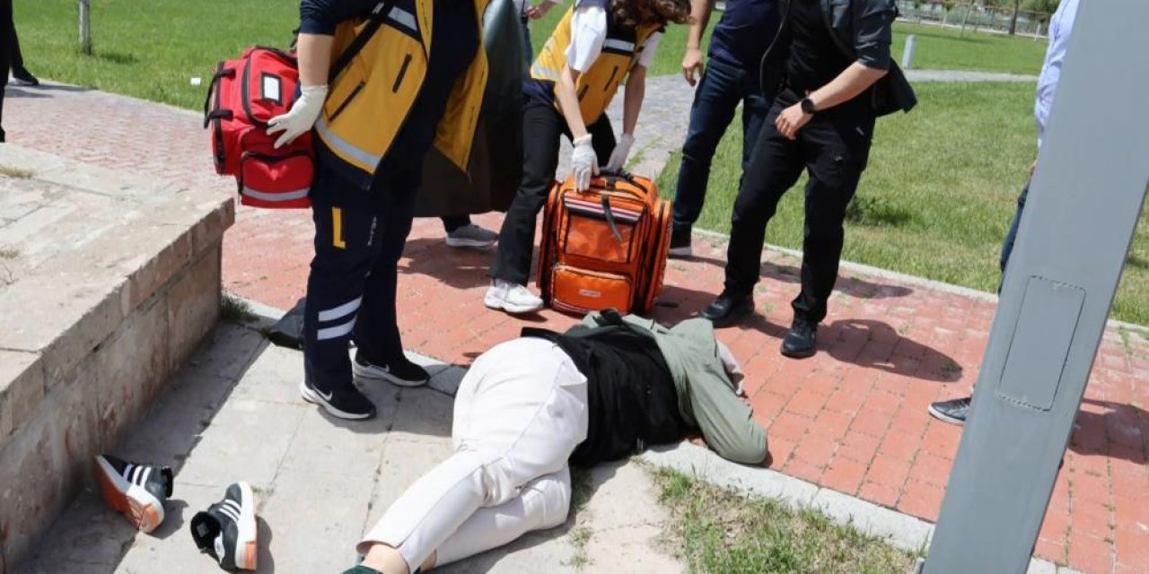 Eşiyle tartıştı, kendini vurdu