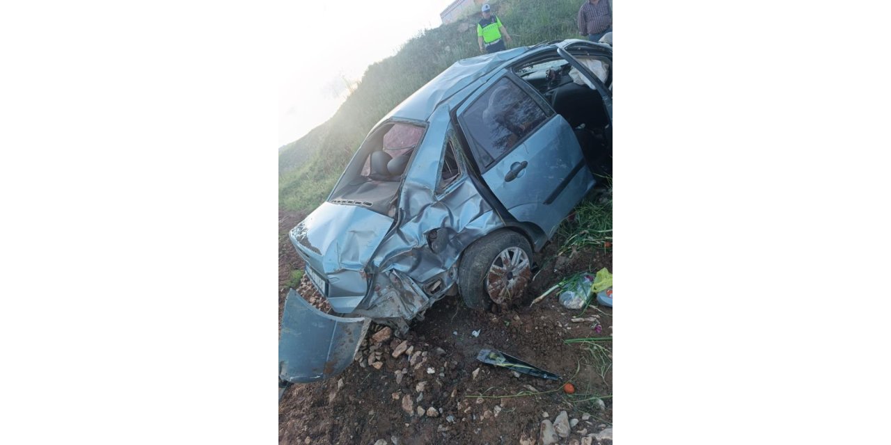 Otomobil şarampole uçtu; 3 yaralı